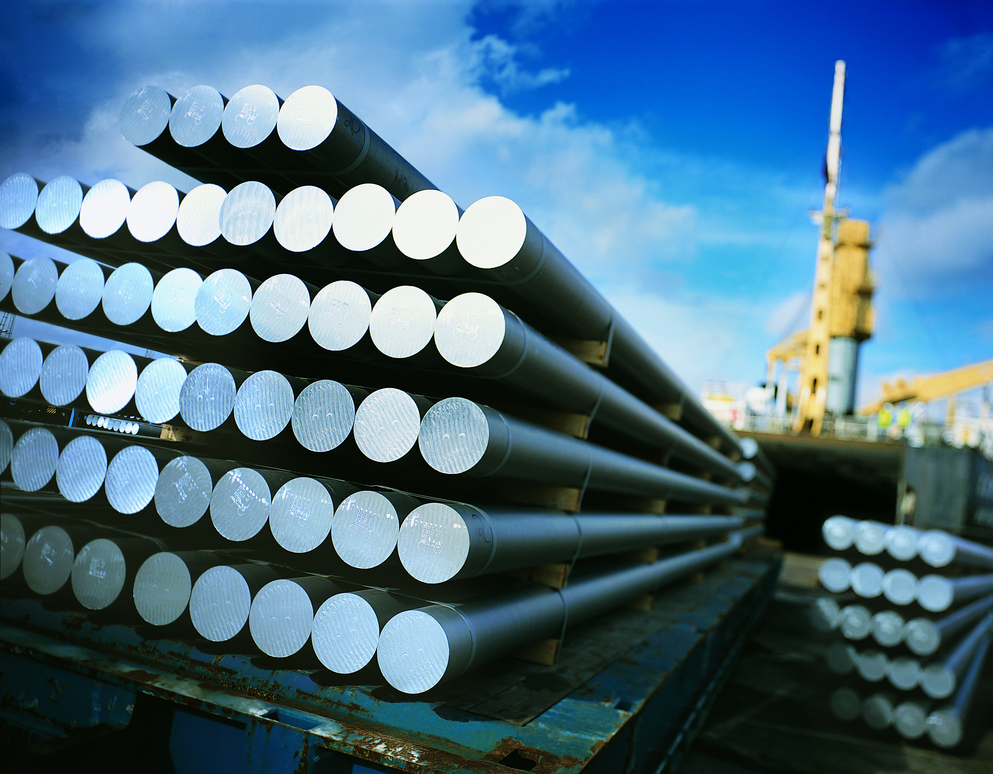 Stahlrohre beim Transport